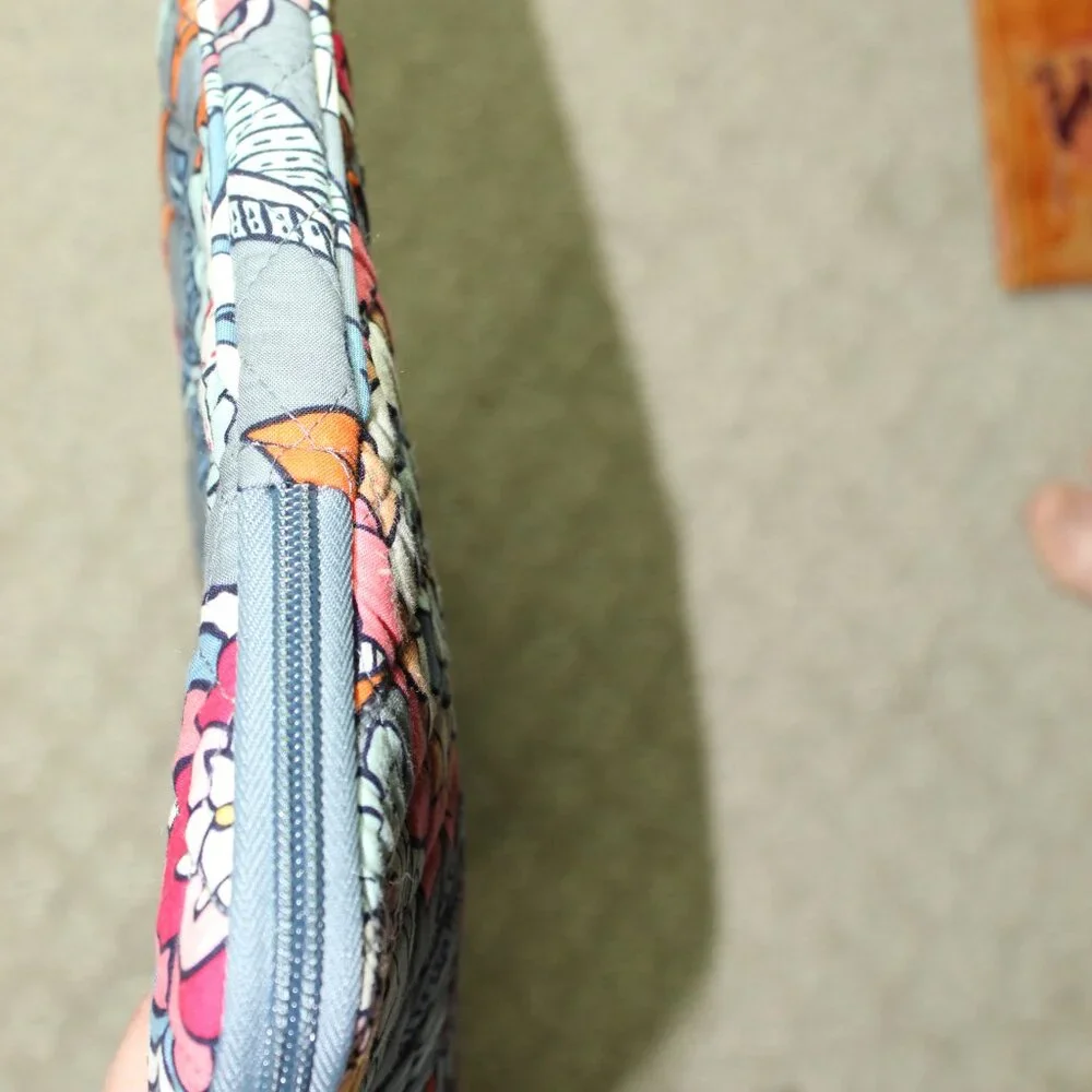 NEW Vera Bradley Floral 16